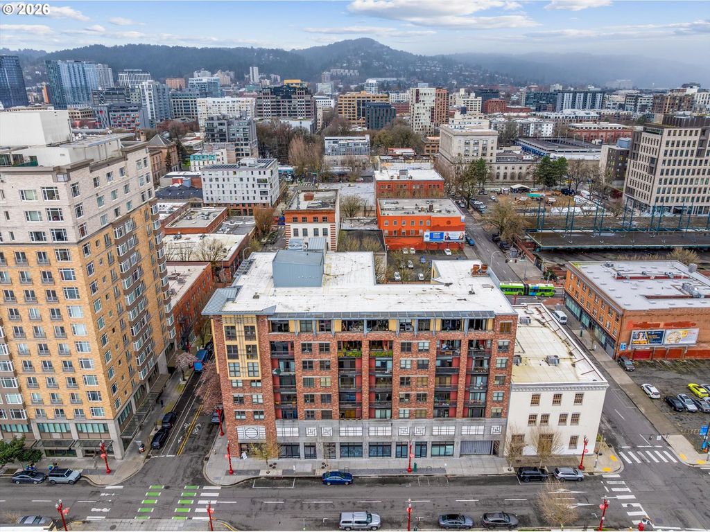 411 Nw FLANDERS St 805, Portland, OR 97209