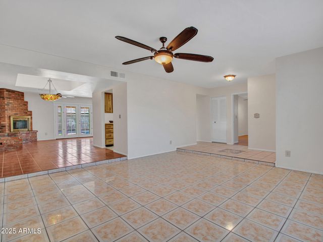 5541 W CROCUS Drive, Glendale, AZ 85306