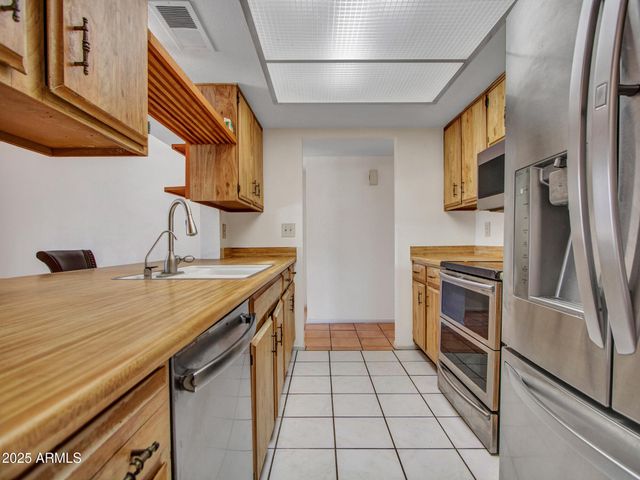 5541 W CROCUS Drive, Glendale, AZ 85306