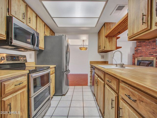 5541 W CROCUS Drive, Glendale, AZ 85306