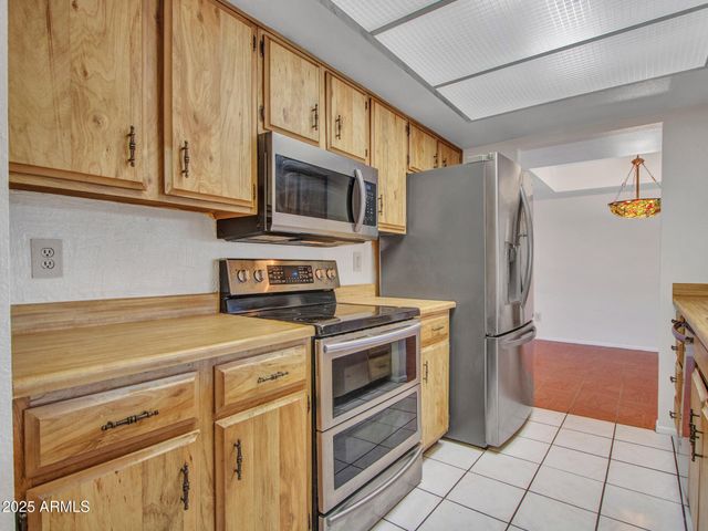 5541 W CROCUS Drive, Glendale, AZ 85306