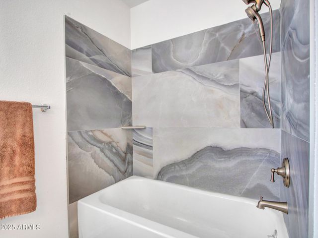 5541 W CROCUS Drive, Glendale, AZ 85306