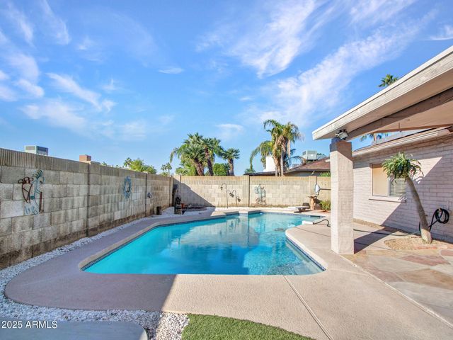 5541 W CROCUS Drive, Glendale, AZ 85306