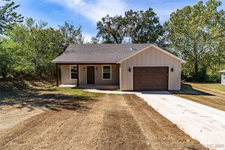 1602 S Hickory Street, Bristow, OK 74010