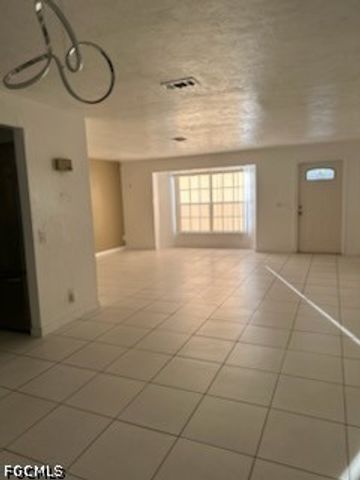 381 Melody CT, Fort Myers, FL 33916