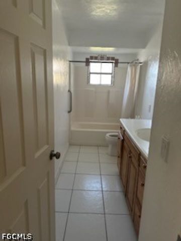 381 Melody CT, Fort Myers, FL 33916
