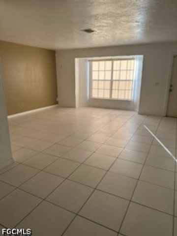 381 Melody CT, Fort Myers, FL 33916