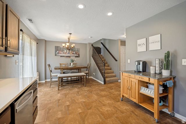 6802 W VALLEY MAPLE DR, West Jordan, UT 84081