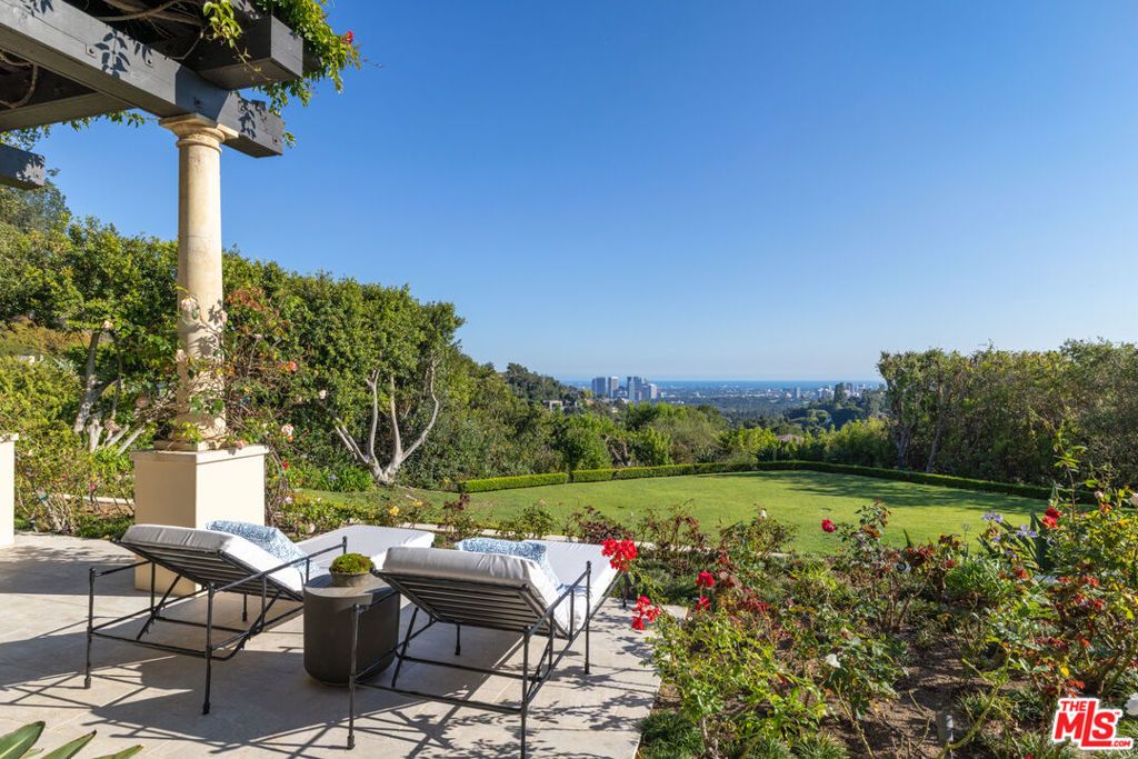1672 Waynecrest Drive, Beverly Hills, CA 90210 — photo 3