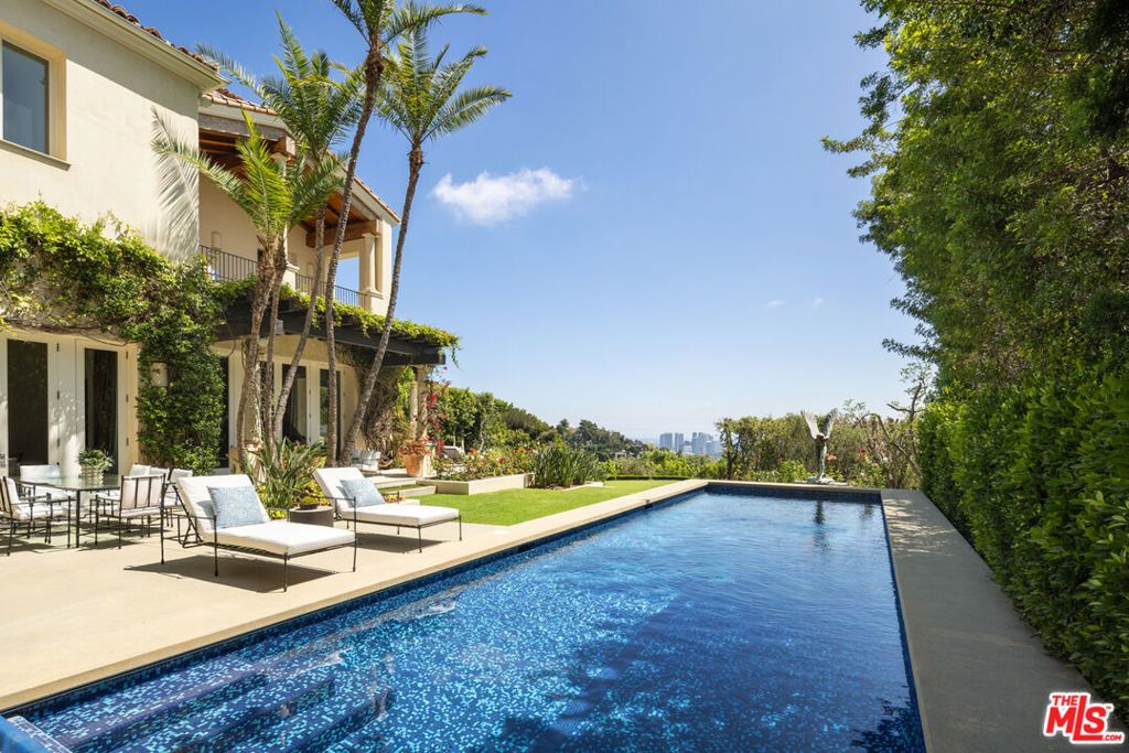 1672 Waynecrest Drive, Beverly Hills, CA 90210 — photo 4