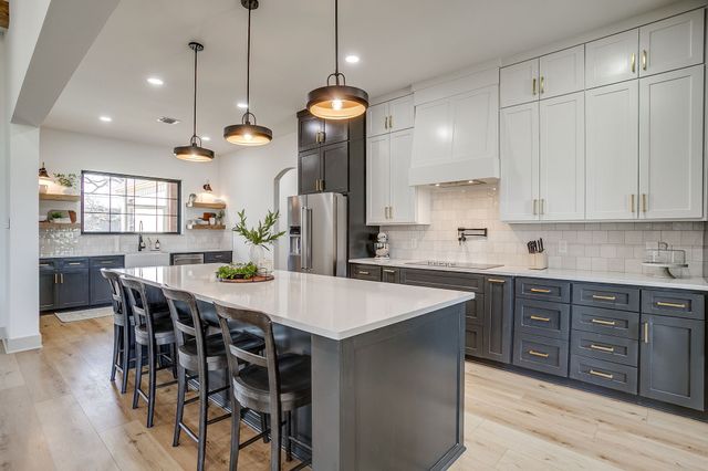 2001 Pinetree Post, Weatherford, TX 76087