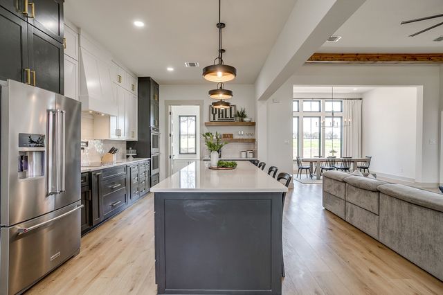 2001 Pinetree Post, Weatherford, TX 76087