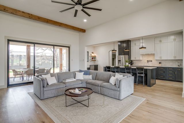 2001 Pinetree Post, Weatherford, TX 76087