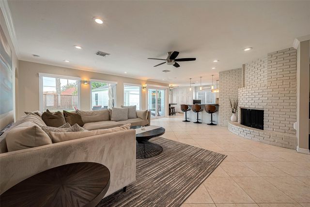 2123 Rosefield Drive, Houston, TX 77080