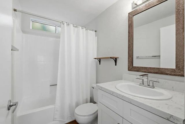 7400 Altiva Place, Carlsbad, CA 92009