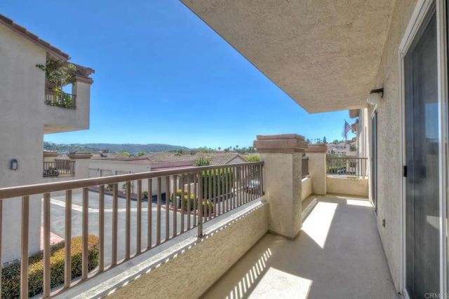 7400 Altiva Place, Carlsbad, CA 92009