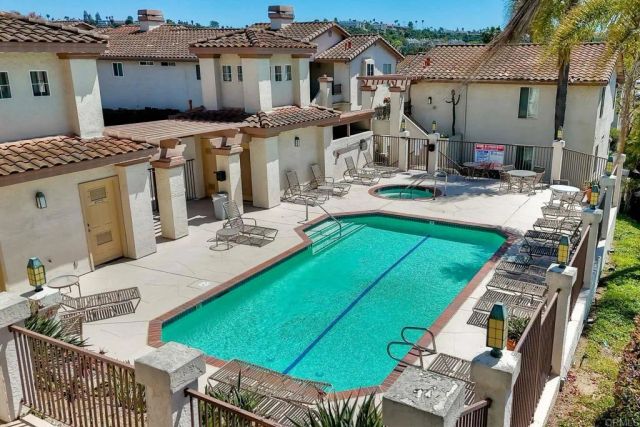 7400 Altiva Place, Carlsbad, CA 92009