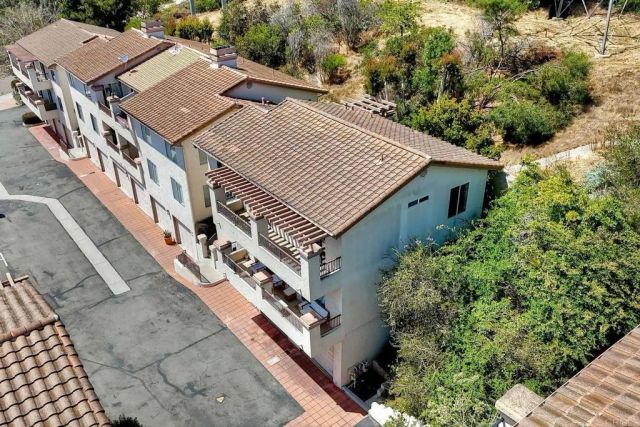 7400 Altiva Place, Carlsbad, CA 92009