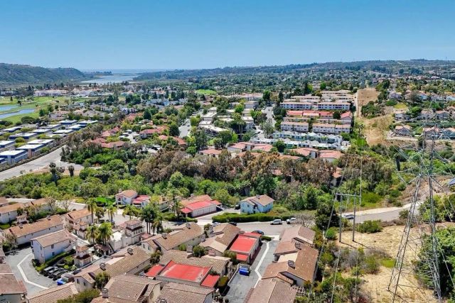 7400 Altiva Place, Carlsbad, CA 92009