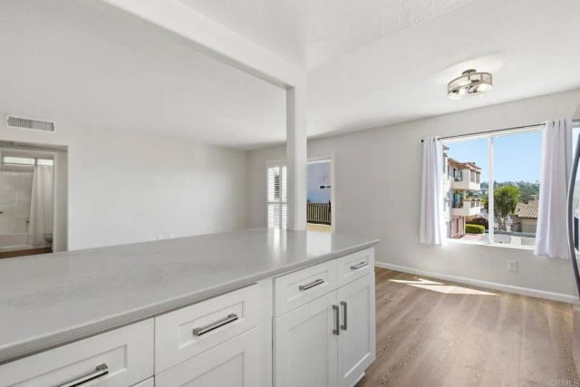 7400 Altiva Place, Carlsbad, CA 92009