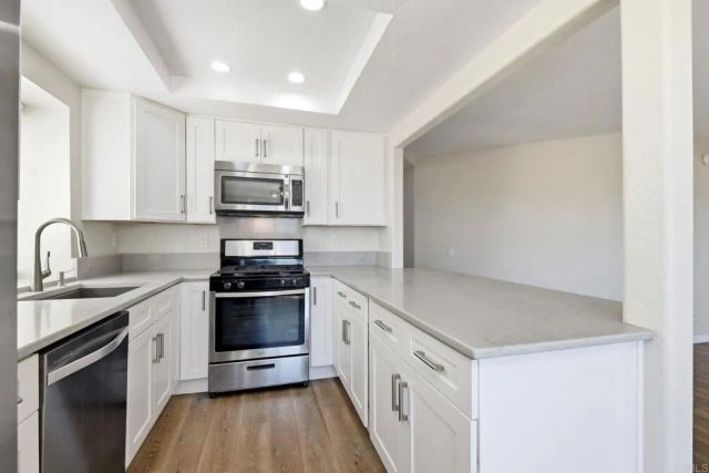 7400 Altiva Place, Carlsbad, CA 92009