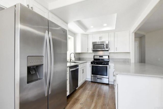 7400 Altiva Place, Carlsbad, CA 92009