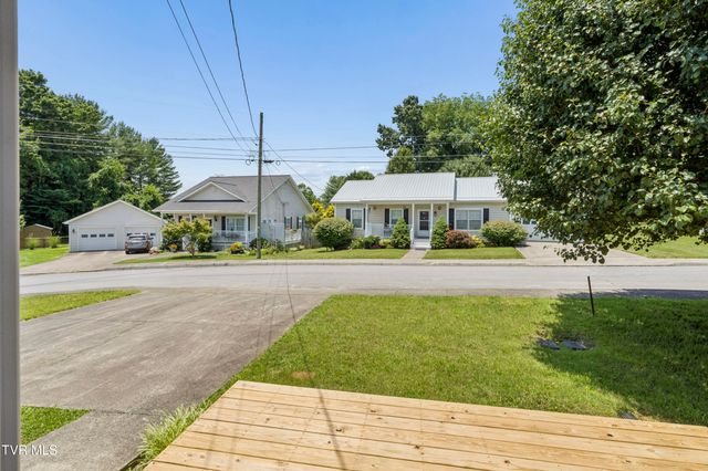 242 Main St Village Drive, Jonesborough, TN 37659