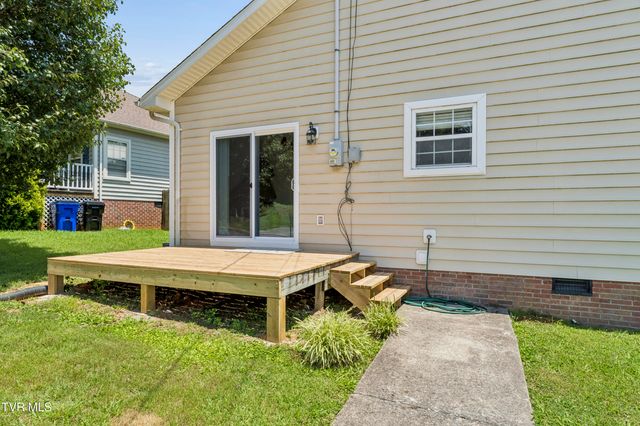 242 Main St Village Drive, Jonesborough, TN 37659