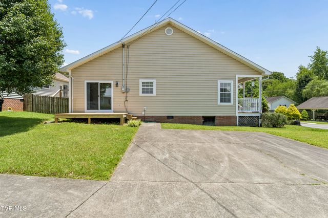242 Main St Village Drive, Jonesborough, TN 37659