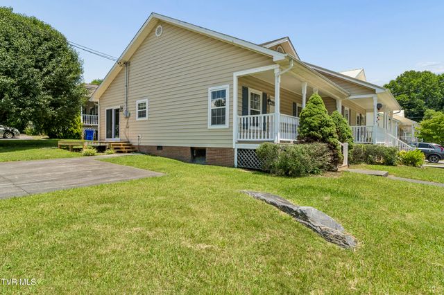 242 Main St Village Drive, Jonesborough, TN 37659