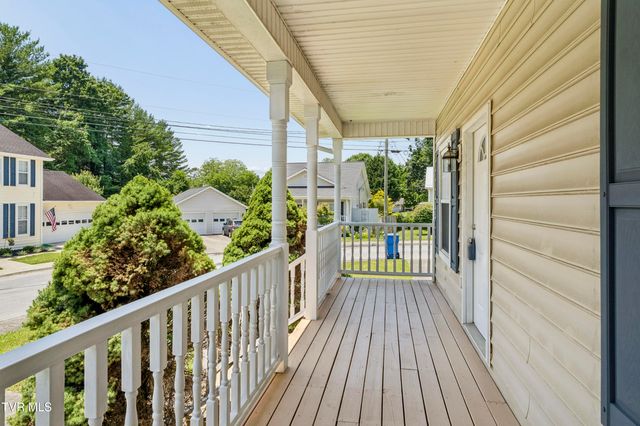 242 Main St Village Drive, Jonesborough, TN 37659