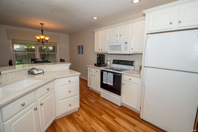 1671 Brookstone Court, Elkhart, IN 46514