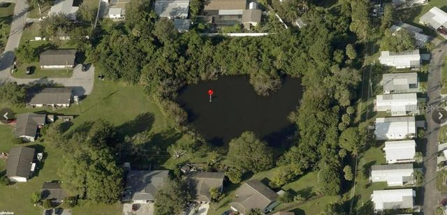 ALGERIA COURT, Bradenton, FL 34207