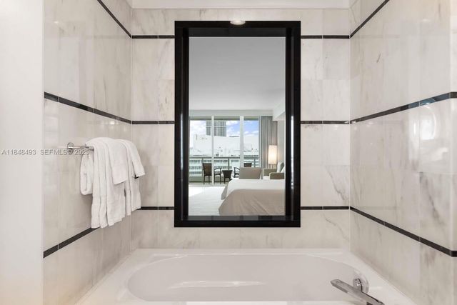 4391 Collins Avenue 1605, Miami Beach, FL 33140