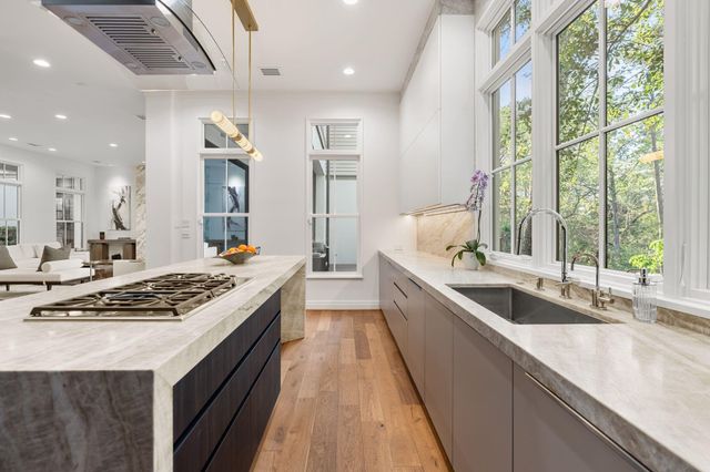 84 Audubon Hollow Lane, Houston, TX 77027