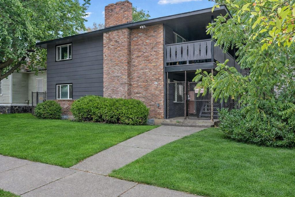 943 E Augusta Ave, Spokane, WA 99207 photo 2