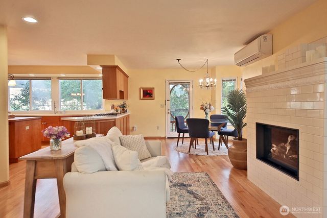 730 Gleason Ln, Langley, WA 98260