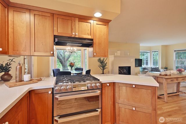 730 Gleason Ln, Langley, WA 98260