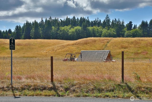 730 Gleason Ln, Langley, WA 98260