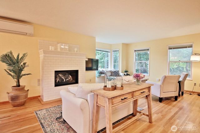 730 Gleason Ln, Langley, WA 98260