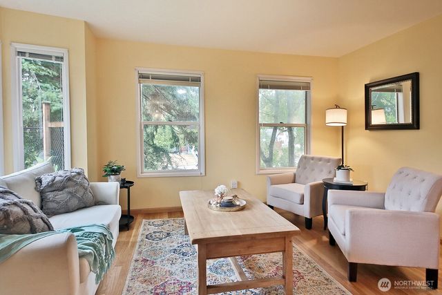 730 Gleason Ln, Langley, WA 98260