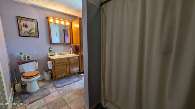 9813 Wilton Dr, Louisville, KY 40118