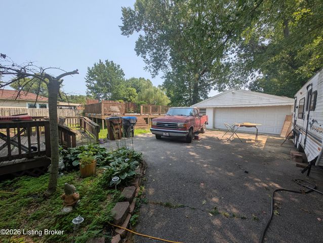 9813 Wilton Dr, Louisville, KY 40118
