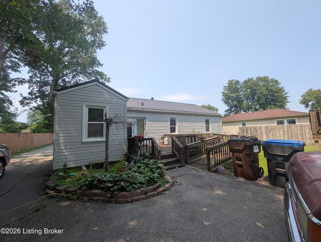 9813 Wilton Dr, Louisville, KY 40118