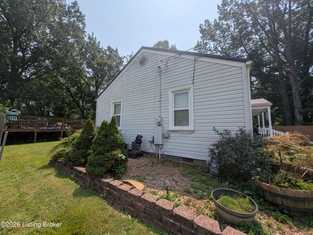 9813 Wilton Dr, Louisville, KY 40118