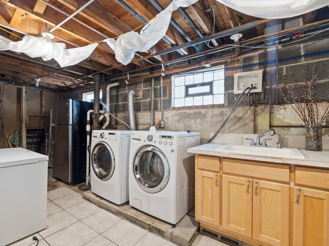 7004 W School Street, Chicago, IL 60634