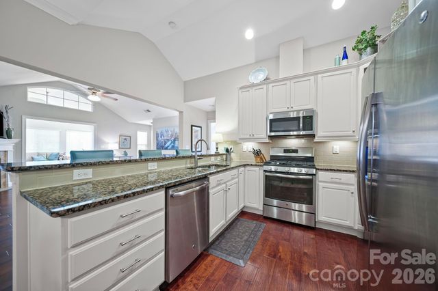 2307 Villa Oaks Court, Gastonia, NC 28054