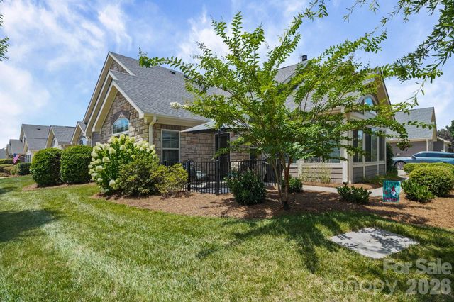 2307 Villa Oaks Court, Gastonia, NC 28054
