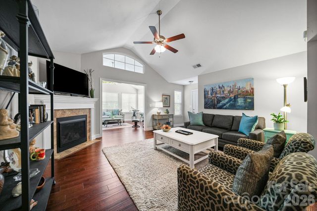 2307 Villa Oaks Court, Gastonia, NC 28054