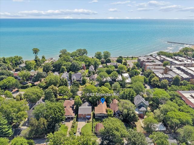 642 Sheridan Road, Evanston, IL 60202